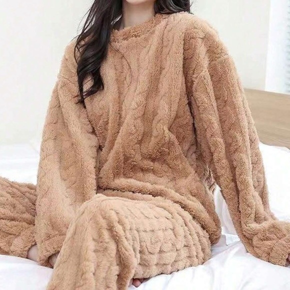 Cozy Teddy Long Sleeve Top Pants Pajamas Set - Picture 3 of 11